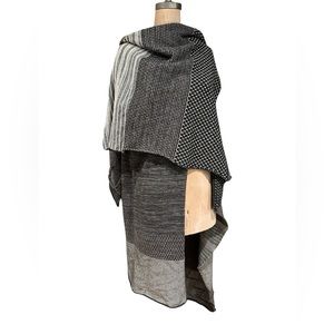 Sarah Pacini oversized wrap